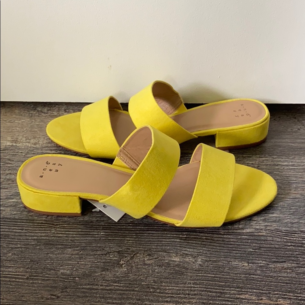 NIB a new day sandals - size 7.5